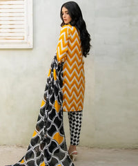 Regalia Stella Stitched 03 Pcs Lawn-D02