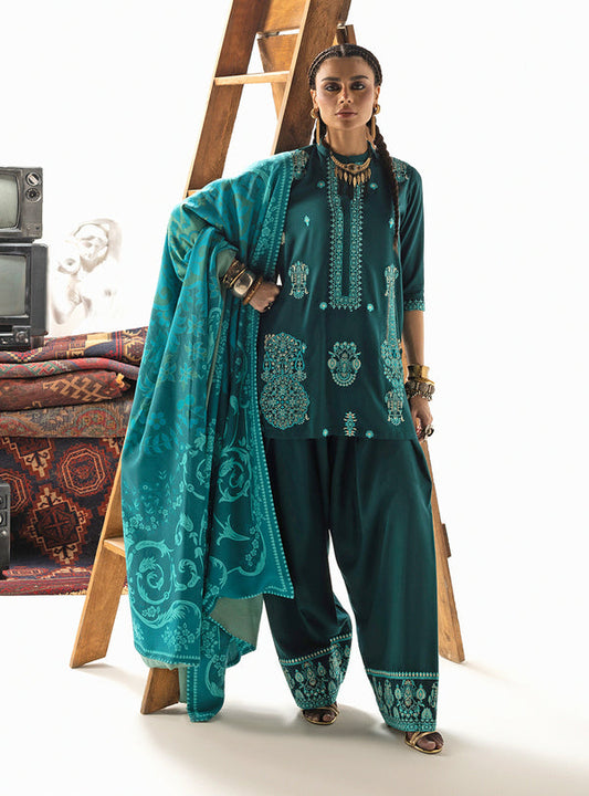 Zainab Chottani Winter-Kyana-D6