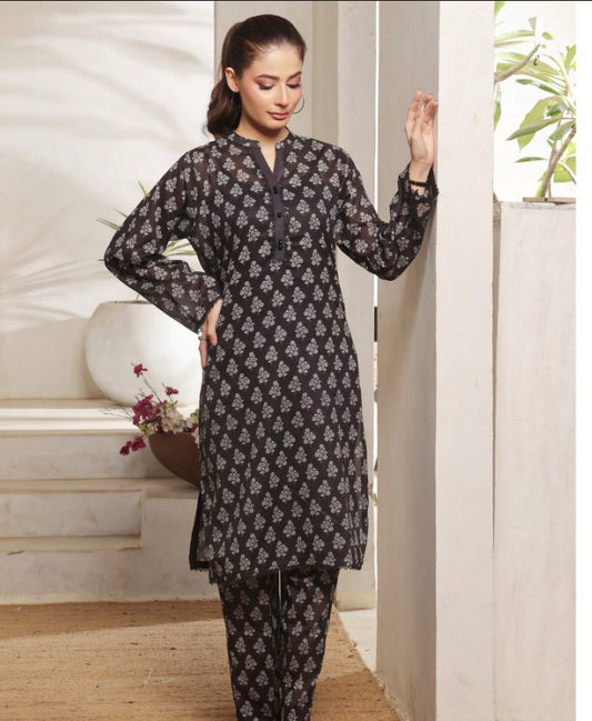 Saphron Ready To Wear Black & White-D07