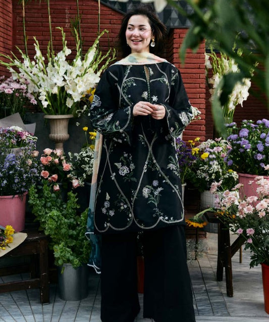 Coco Lawn Edit 02-Tara-8A