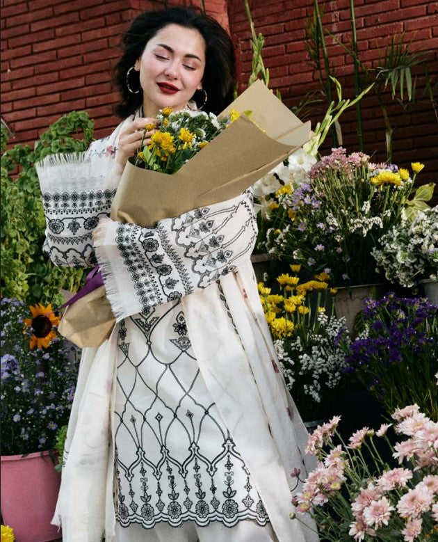 Coco Lawn Edit 02-Iris-2B