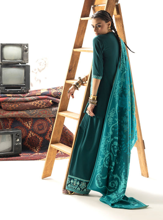 Zainab Chottani Winter-Kyana-D6