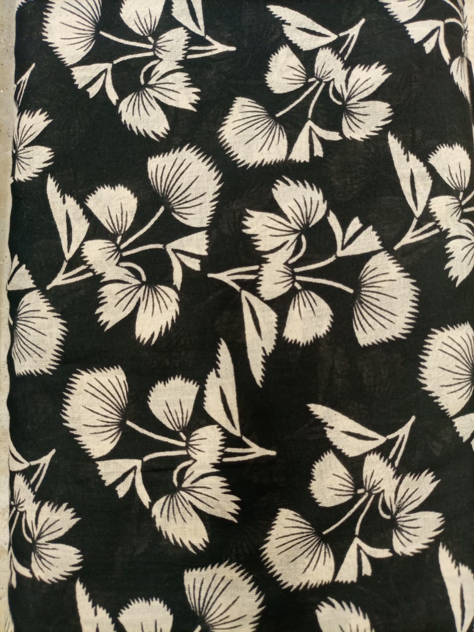 Black & White Printed Lawn-D03