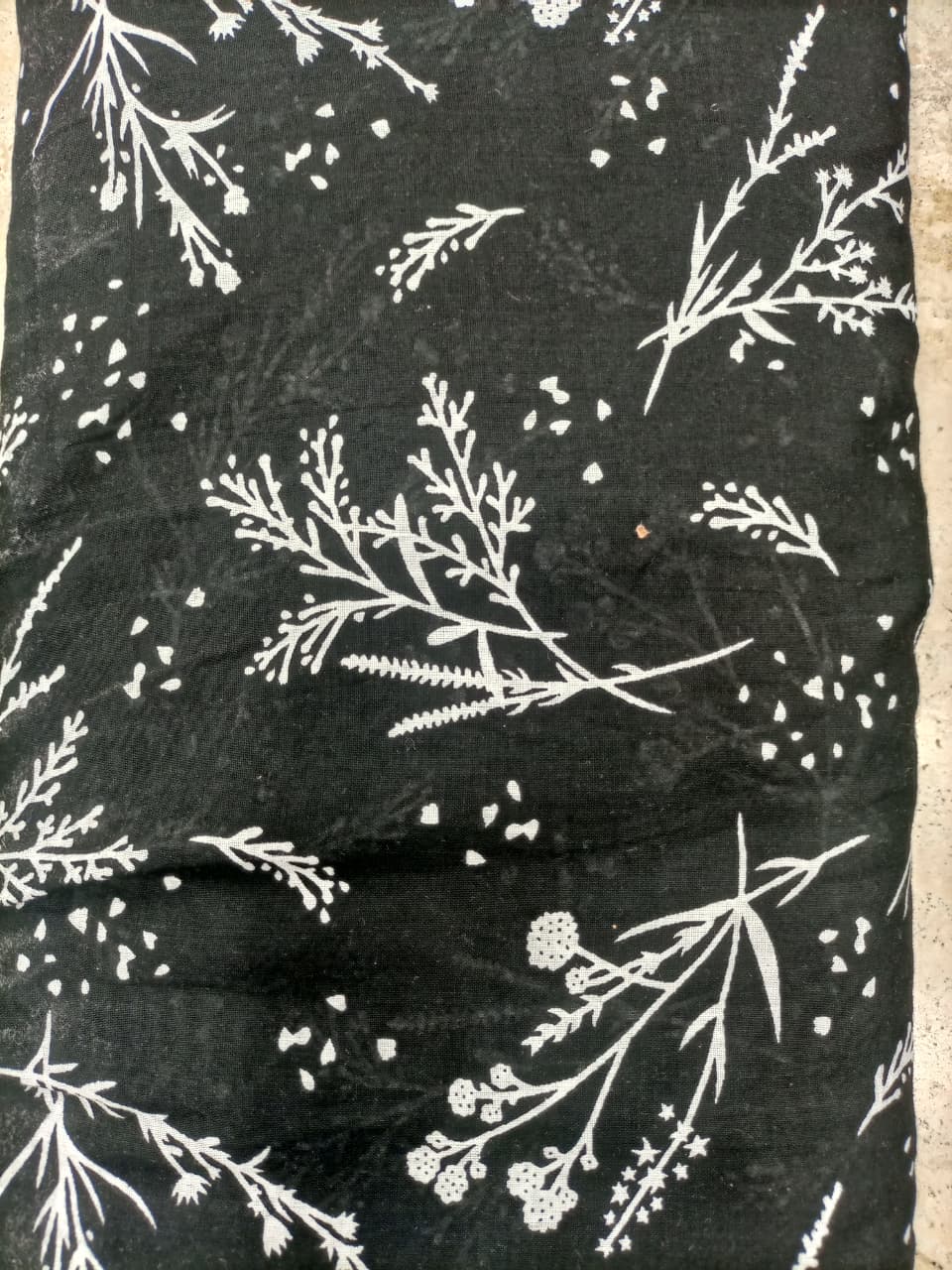 Black & White Printed Lawn-D04