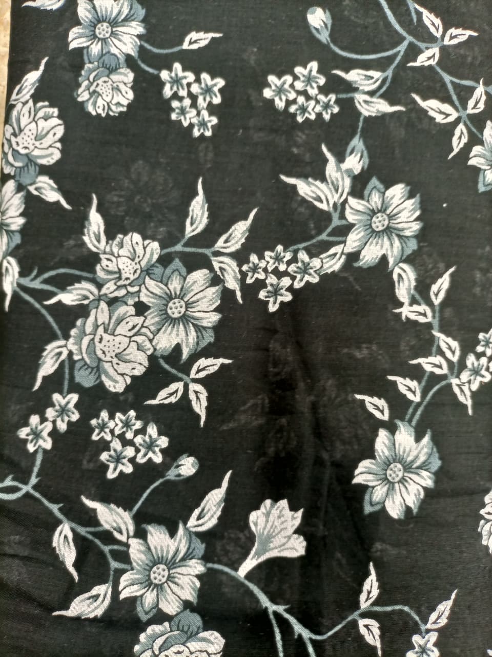 Black & White Printed Lawn-D05