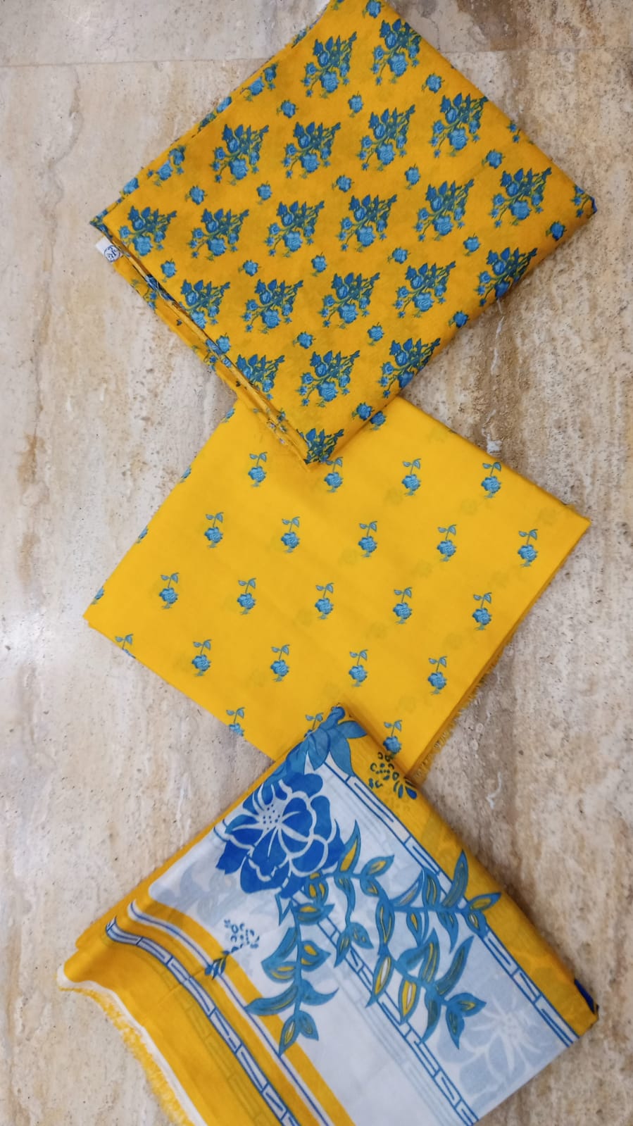 Regalia Prints Lawn-D05