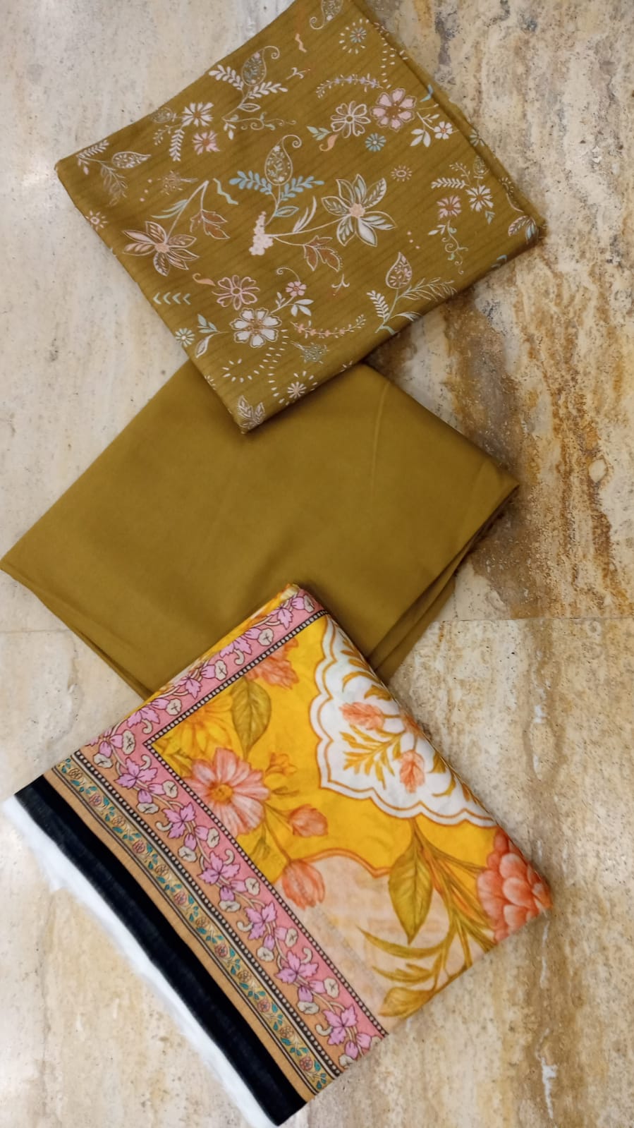 Regalia Prints Lawn-D07