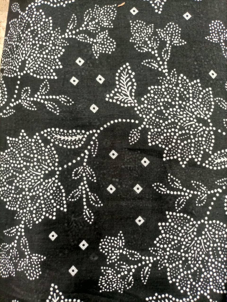 Black & White Printed Lawn-D06