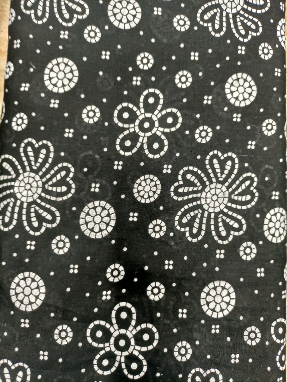 Black & White Printed Lawn-D07