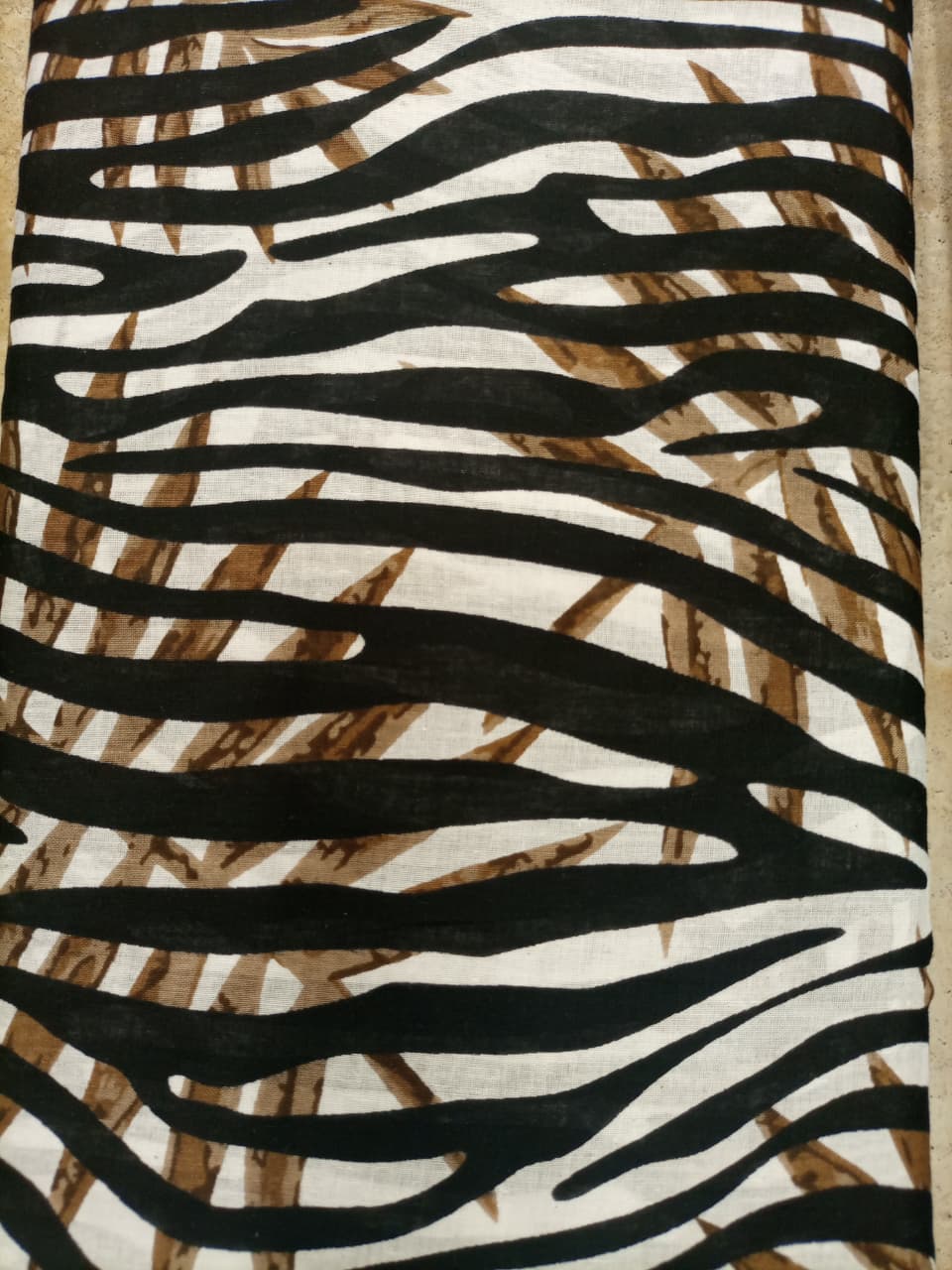 Black & White Printed Lawn-D08