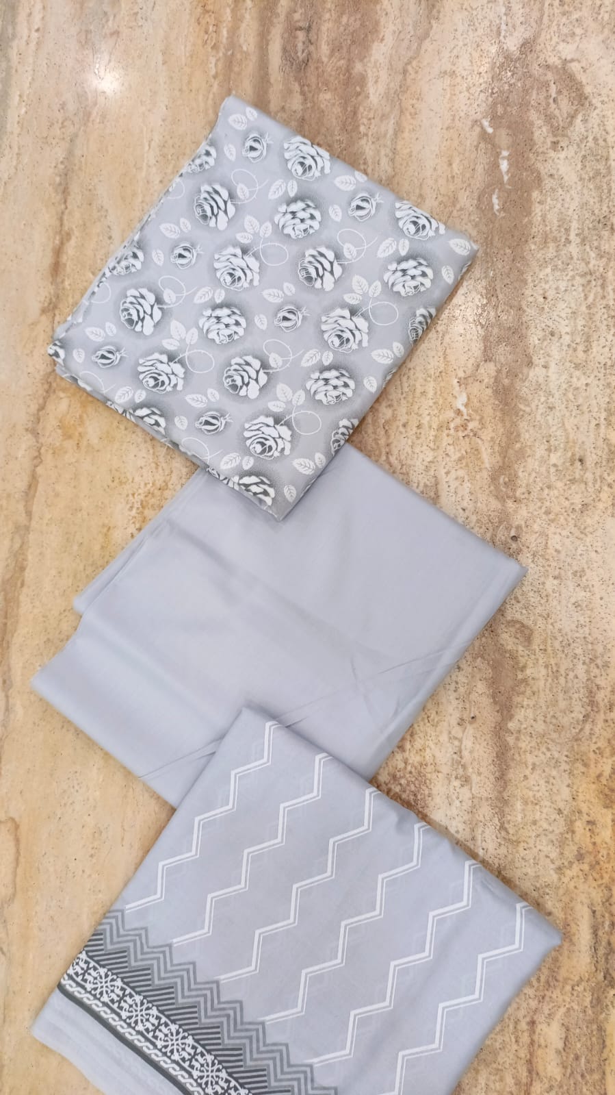 Vichar 03Pcs Washnwear Lawn-D13