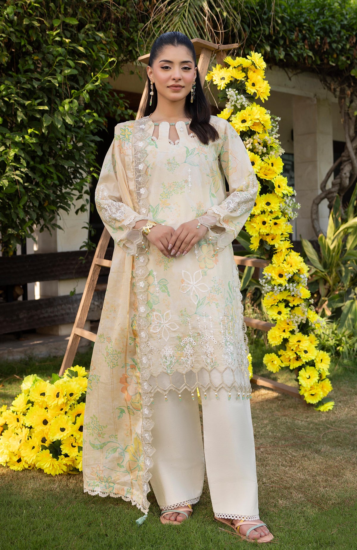 Al Zohaib Appliquekari Emb Lawn-D07
