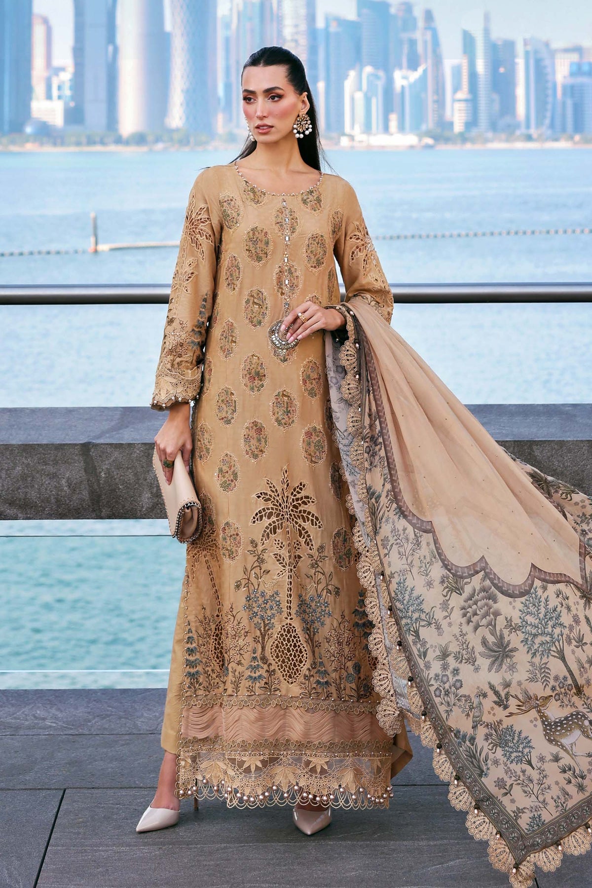 Maria.B Luxury Lawn-D05A