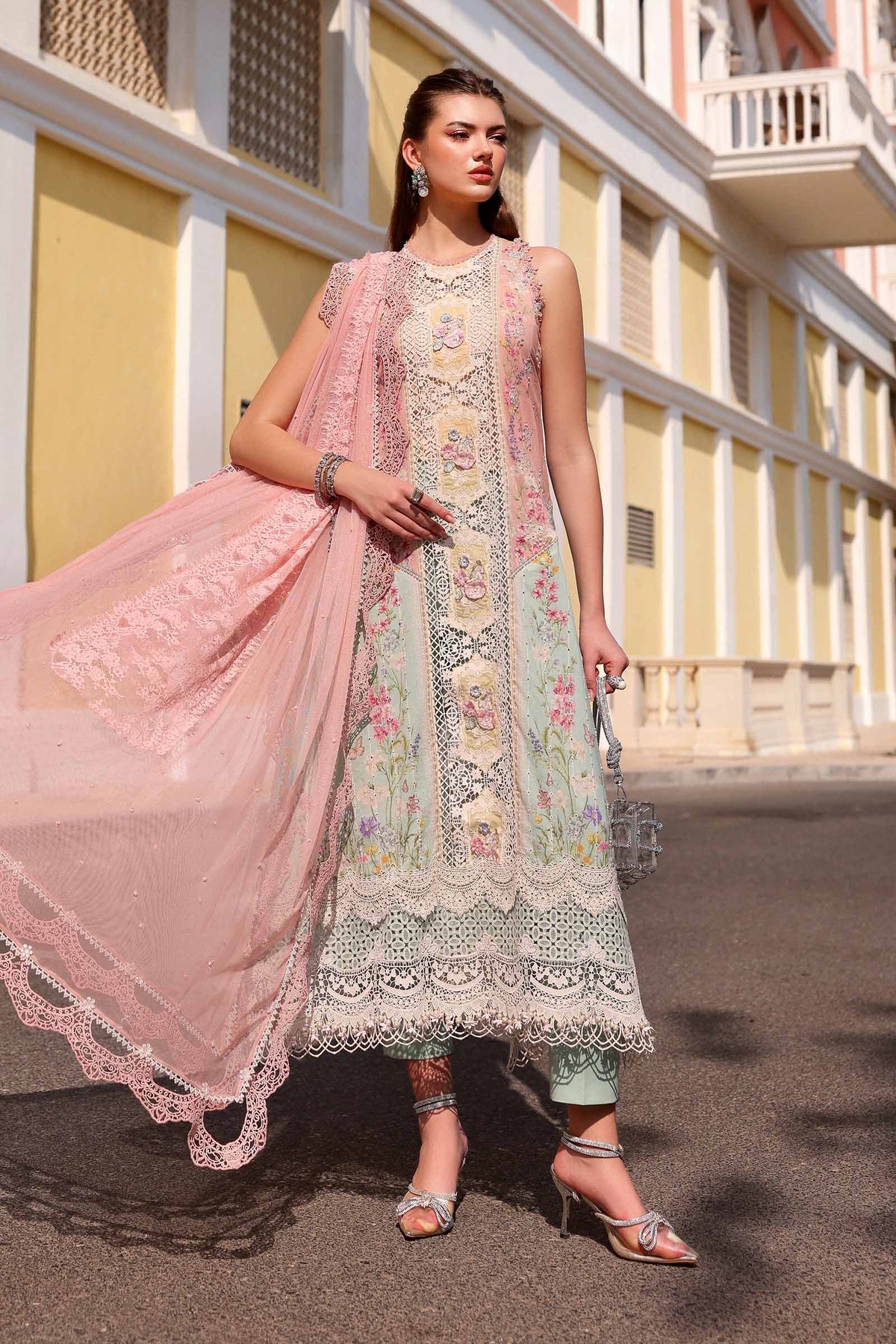 Maria.B Luxury Lawn-D06A