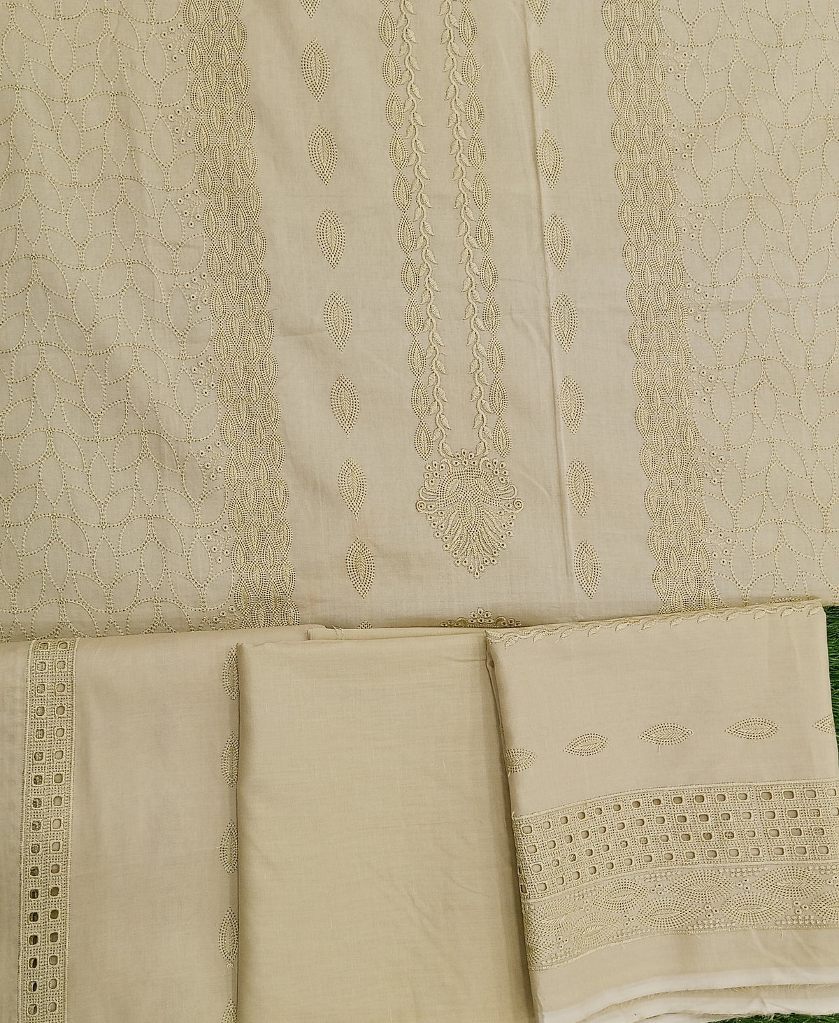 Zam Zam Emb Chikankari Lawn D03