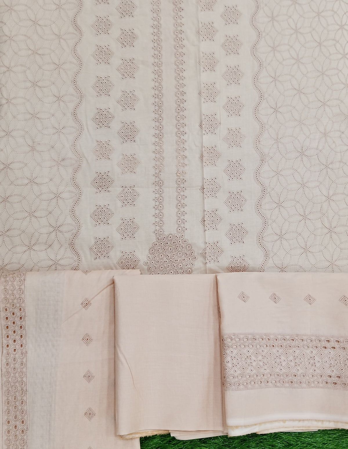 Zam Zam Emb Chikankari Lawn D02